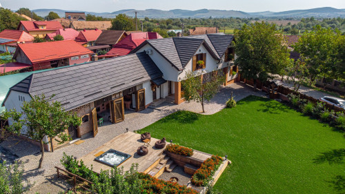 Old Barn House Chinari